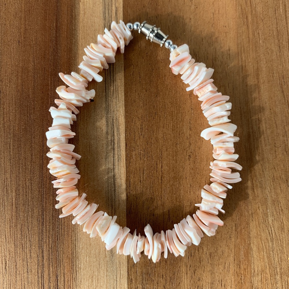 Pink shell chip bracelet